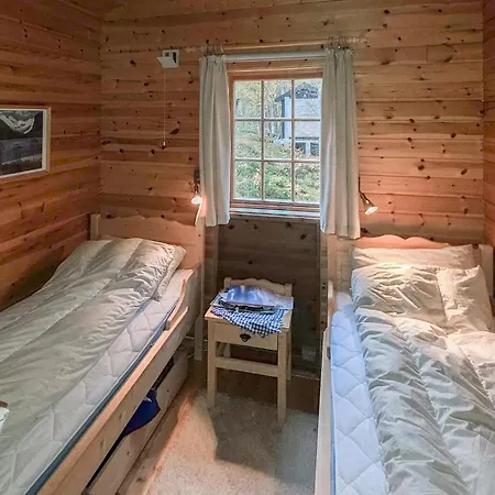 Feriehus Cozy In With House A Mountain View Overbygd